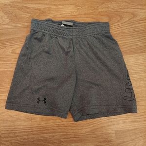 Boys Under Armour UA 2T gray shorts